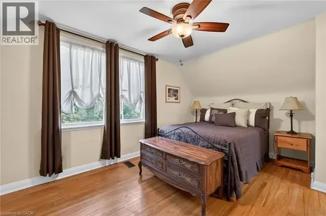 263 East 38th Street Hamilton ON L8V 4G2