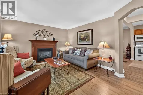 263 East 38th Street Hamilton ON L8V 4G2