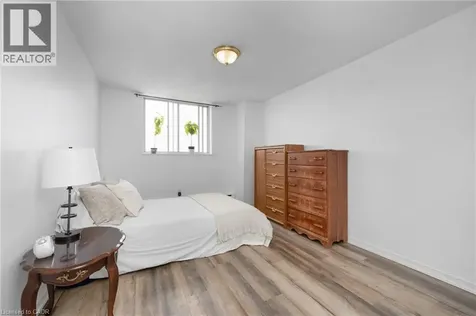 975 Warwick Court Burlington ON L7T 3Z7