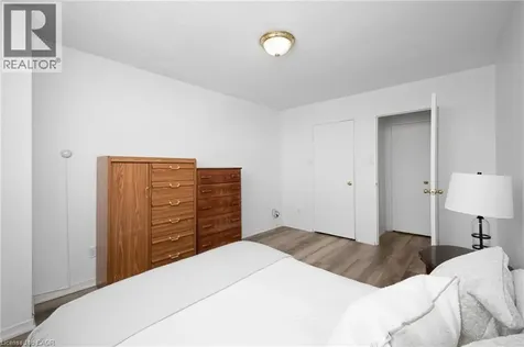 975 Warwick Court Burlington ON L7T 3Z7