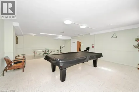 975 Warwick Court Burlington ON L7T 3Z7
