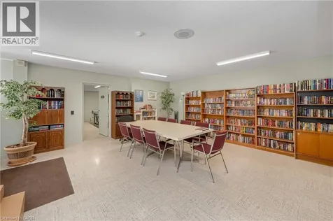 975 Warwick Court Burlington ON L7T 3Z7
