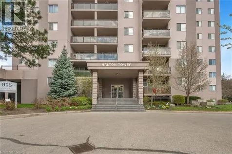 975 Warwick Court Burlington ON L7T 3Z7