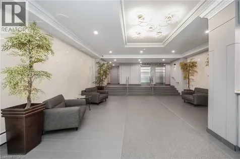 975 Warwick Court Burlington ON L7T 3Z7