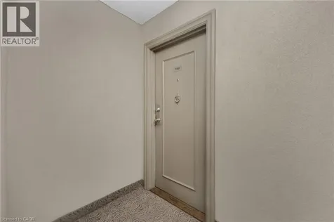 975 Warwick Court Burlington ON L7T 3Z7