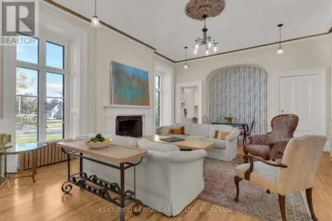 389 King Street Gananoque ON K7G 1G6