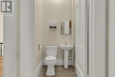 389 King Street Gananoque ON K7G 1G6
