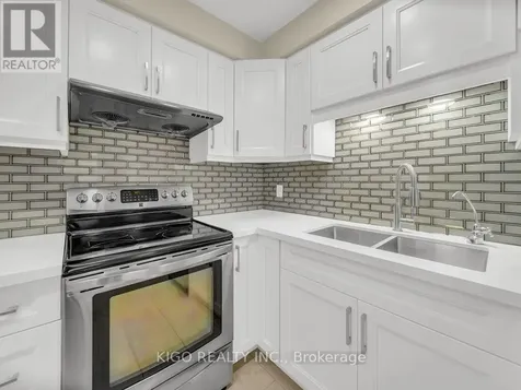 16 Glennie Court Cambridge ON N1T 1L1