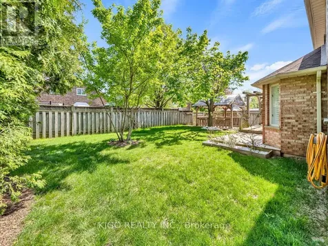16 Glennie Court Cambridge ON N1T 1L1