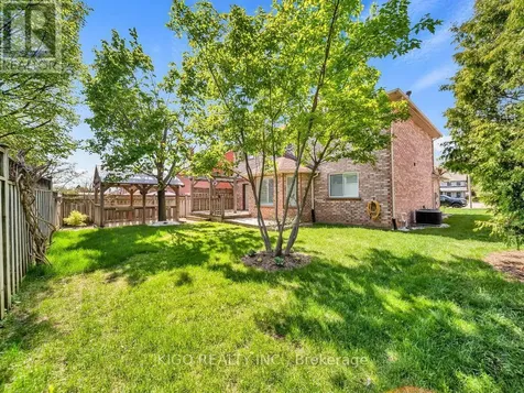 16 Glennie Court Cambridge ON N1T 1L1