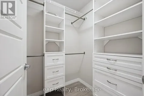 35 Kingsbury Square Guelph (pineridge/westminster Woods) ON N1L 0J4