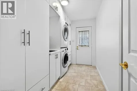 799 Hawkins Crescent Burlington ON L7S 2C2