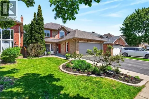 799 Hawkins Crescent Burlington ON L7S 2C2