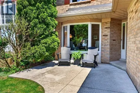 799 Hawkins Crescent Burlington ON L7S 2C2