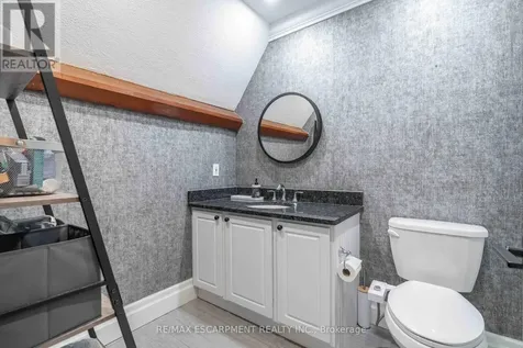 21 Richmond Street Brantford ON N3T 3X9