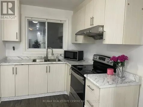 453 Albert Street Waterloo ON N2L 5A7