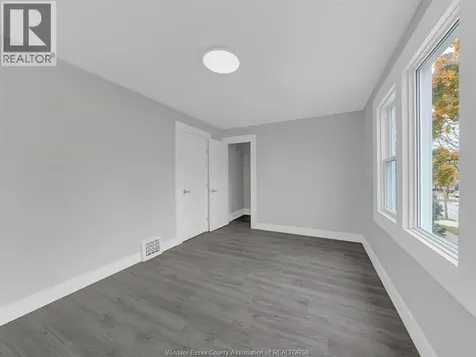 406 Partington Windsor ON N9B 2N5