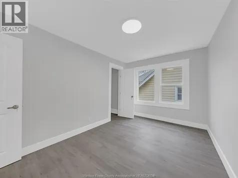 406 Partington Windsor ON N9B 2N5