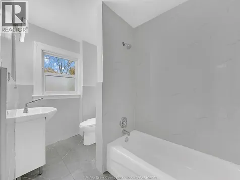 406 Partington Windsor ON N9B 2N5