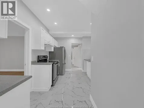 406 Partington Windsor ON N9B 2N5