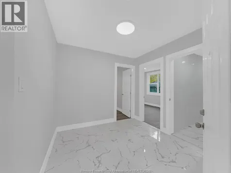 406 Partington Windsor ON N9B 2N5