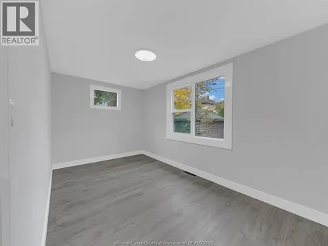 406 Partington Windsor ON N9B 2N5