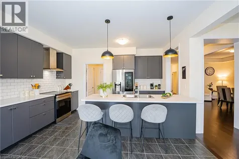 22 Oaktree Drive Caledonia ON N3W 0E6