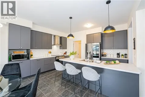 22 Oaktree Drive Caledonia ON N3W 0E6