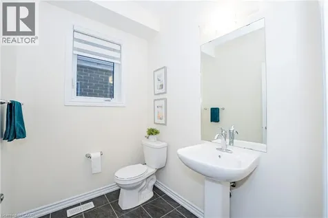 22 Oaktree Drive Caledonia ON N3W 0E6
