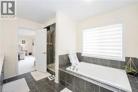 22 Oaktree Drive Caledonia ON N3W 0E6