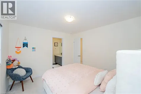 22 Oaktree Drive Caledonia ON N3W 0E6
