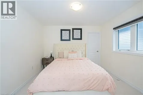 22 Oaktree Drive Caledonia ON N3W 0E6