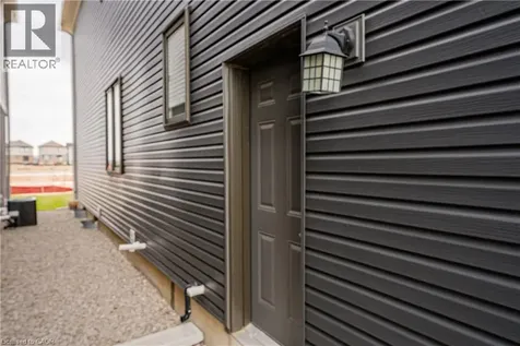 22 Oaktree Drive Caledonia ON N3W 0E6