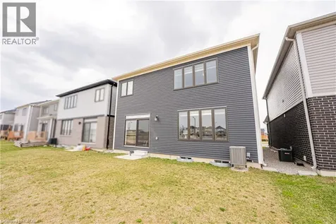 22 Oaktree Drive Caledonia ON N3W 0E6