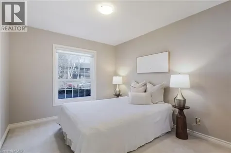 148 Briar Hill Crescent Hamilton ON L9G 3S9