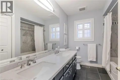 148 Briar Hill Crescent Hamilton ON L9G 3S9