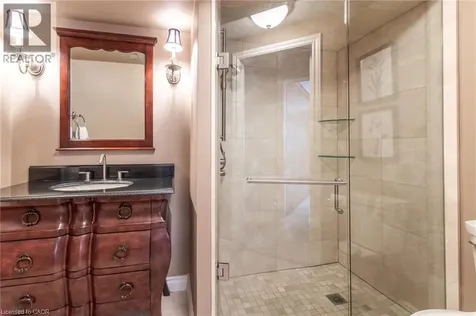 148 Briar Hill Crescent Hamilton ON L9G 3S9
