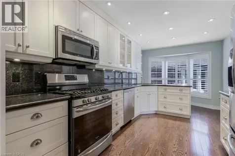 148 Briar Hill Crescent Hamilton ON L9G 3S9