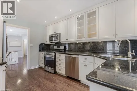 148 Briar Hill Crescent Hamilton ON L9G 3S9