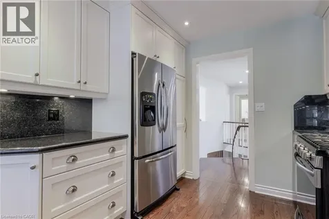 148 Briar Hill Crescent Hamilton ON L9G 3S9