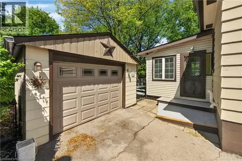 16 Brodick Street Hamilton ON L8S 3E4