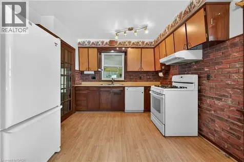 16 Brodick Street Hamilton ON L8S 3E4