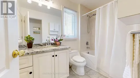 19 Grand Poplar Lane Wasaga Beach ON L9Z 0C7