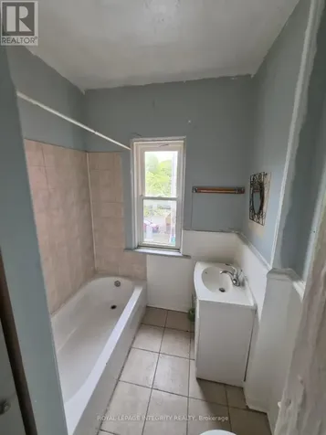 604-606 Somerset Street West Ottawa ON K1R 5K2