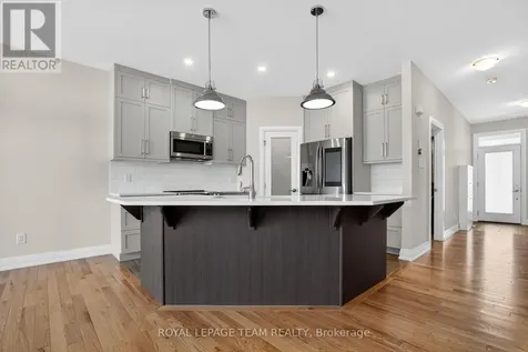 884 Artemis Circle Ottawa ON K4M 0H7