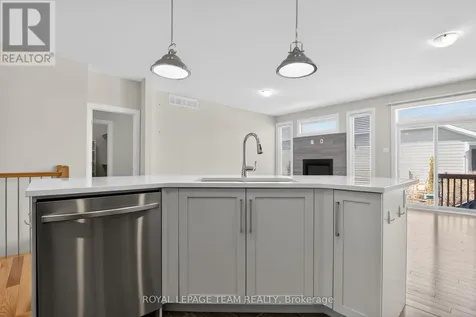 884 Artemis Circle Ottawa ON K4M 0H7