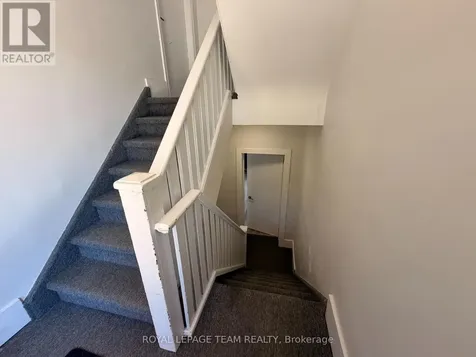 579 Tweedsmuir Avenue Ottawa ON K1Z 5P4