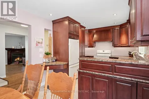 25 Seabrooke Drive Ottawa ON K2L 2H8