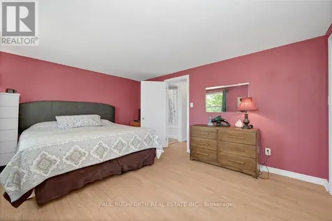 25 Seabrooke Drive Ottawa ON K2L 2H8
