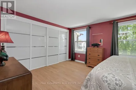 25 Seabrooke Drive Ottawa ON K2L 2H8
